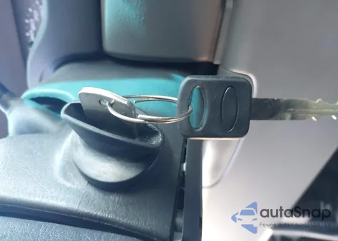 2004 Ford E-350 Super Duty Chateau/Xl/Xlt z USA, uszkodzony, nr VIN 1FMNE31L64HA11105